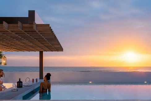 Pool Bar